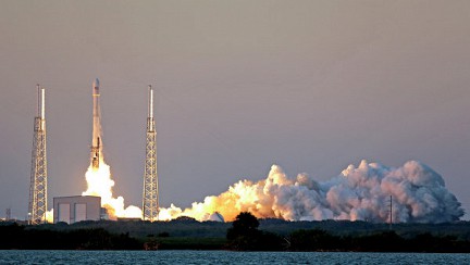  Falcon 9    Dragon   