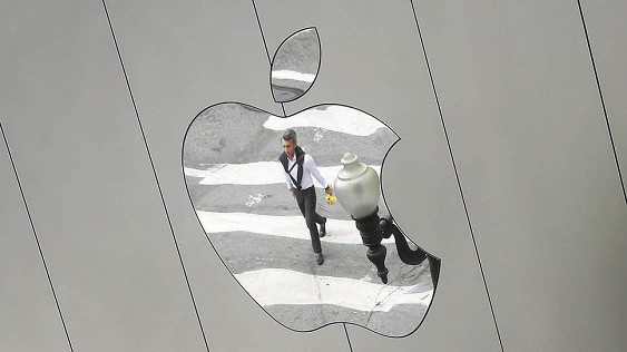 
      iPhone 8      Apple - 
    